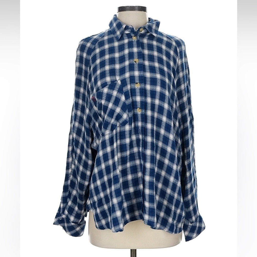 Urban Outfitters BDG Navy and Cream Plaid Shirt - Size M - EUC